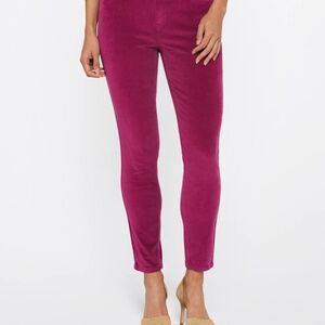 Pink Ankle Cropped Pants with High Waist and Sleek Fit